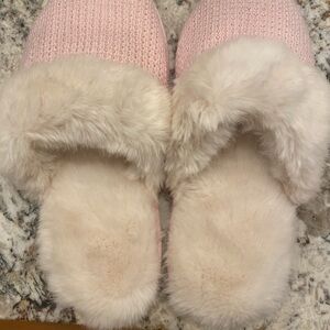 Victoria's Secret Pink Plush Slippers